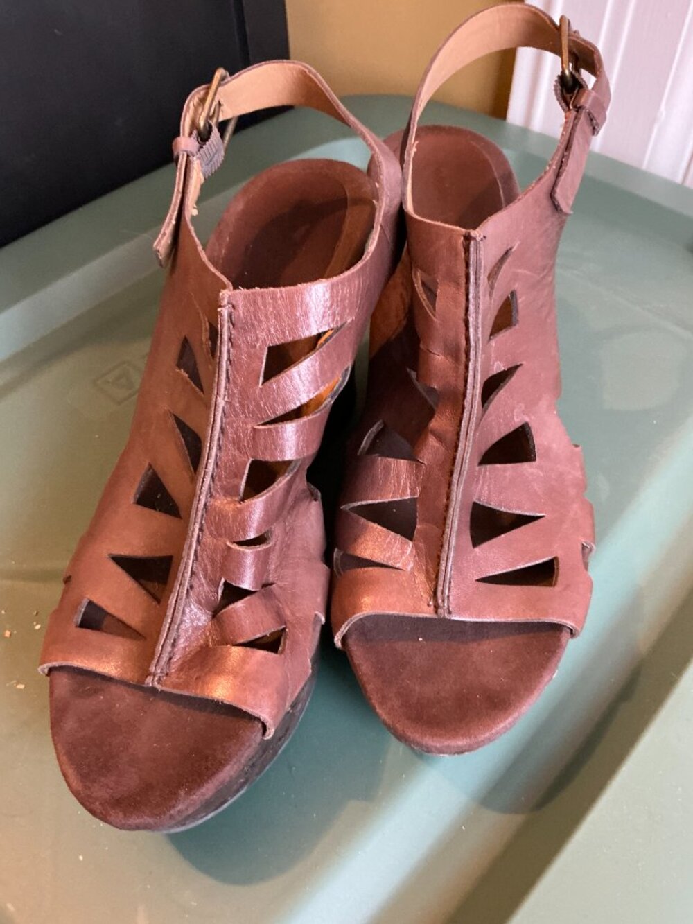 Nine West brown leather wedge sandals (7.5)